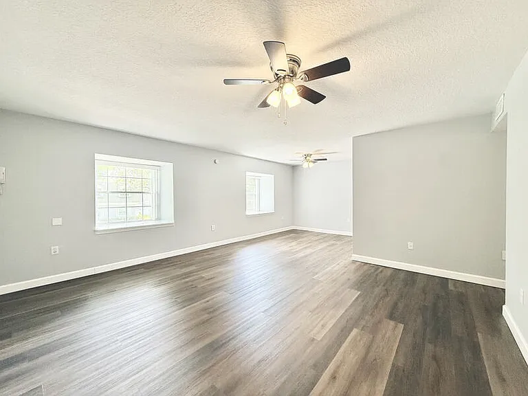 1712 Belleair Forest Dr #D — Photo 11