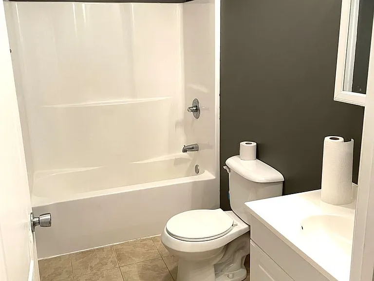 2138 Bernhurst Dr — Photo 8