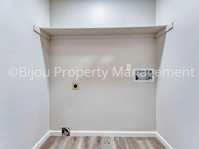 3066 Starlight Cir — Photo 25