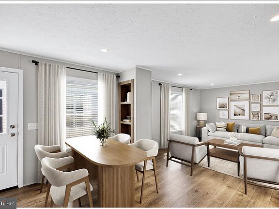 5th image of 3571 Iris Ave