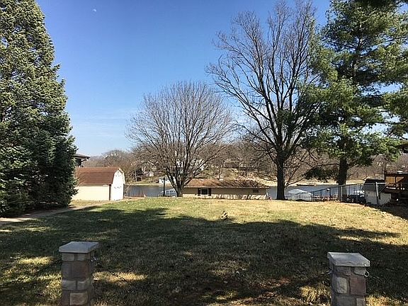 5th image of 1028 Beaver Lake Blvd