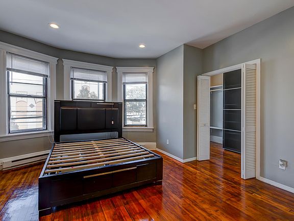 3rd image of 856 W Side Ave Floor 2