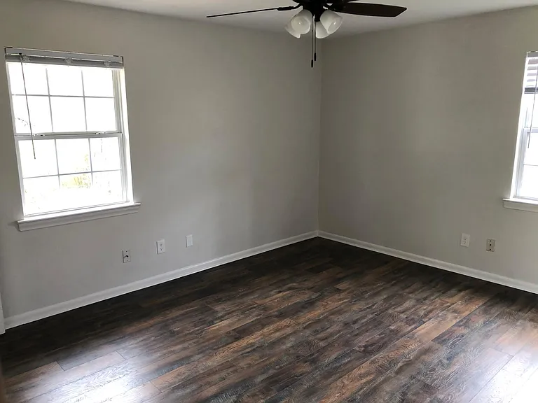 2410 Dowler Cir — Photo 10
