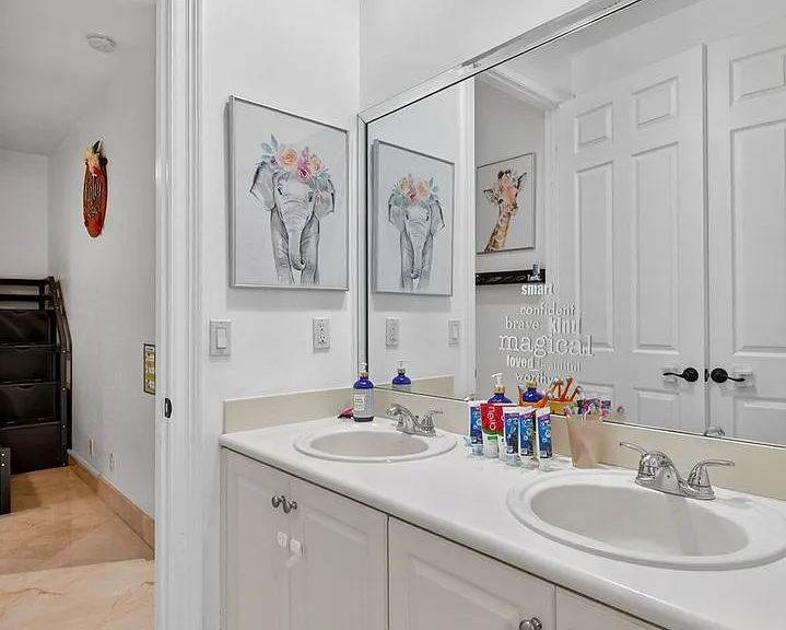 10337 Trianon Pl — Photo 32