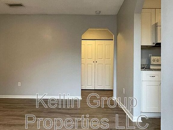 2nd image of 1035 N Brunnell Pkwy