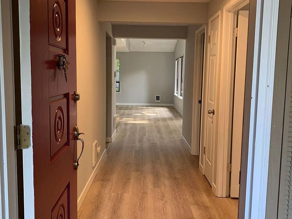 Newer luxury vinyl plank flooring, interior paint,