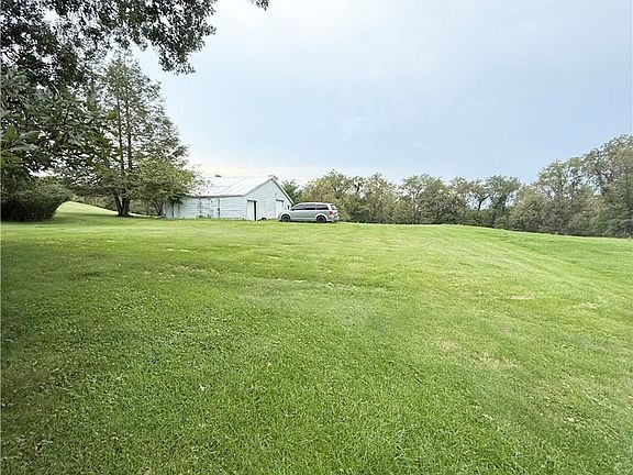2nd image of 2526 Butler Logan Rd