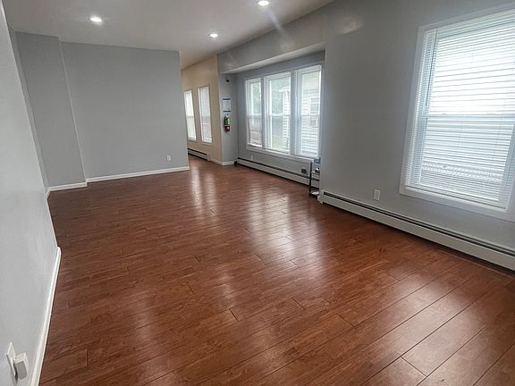 4th image of 10700 Grandview Ave #1