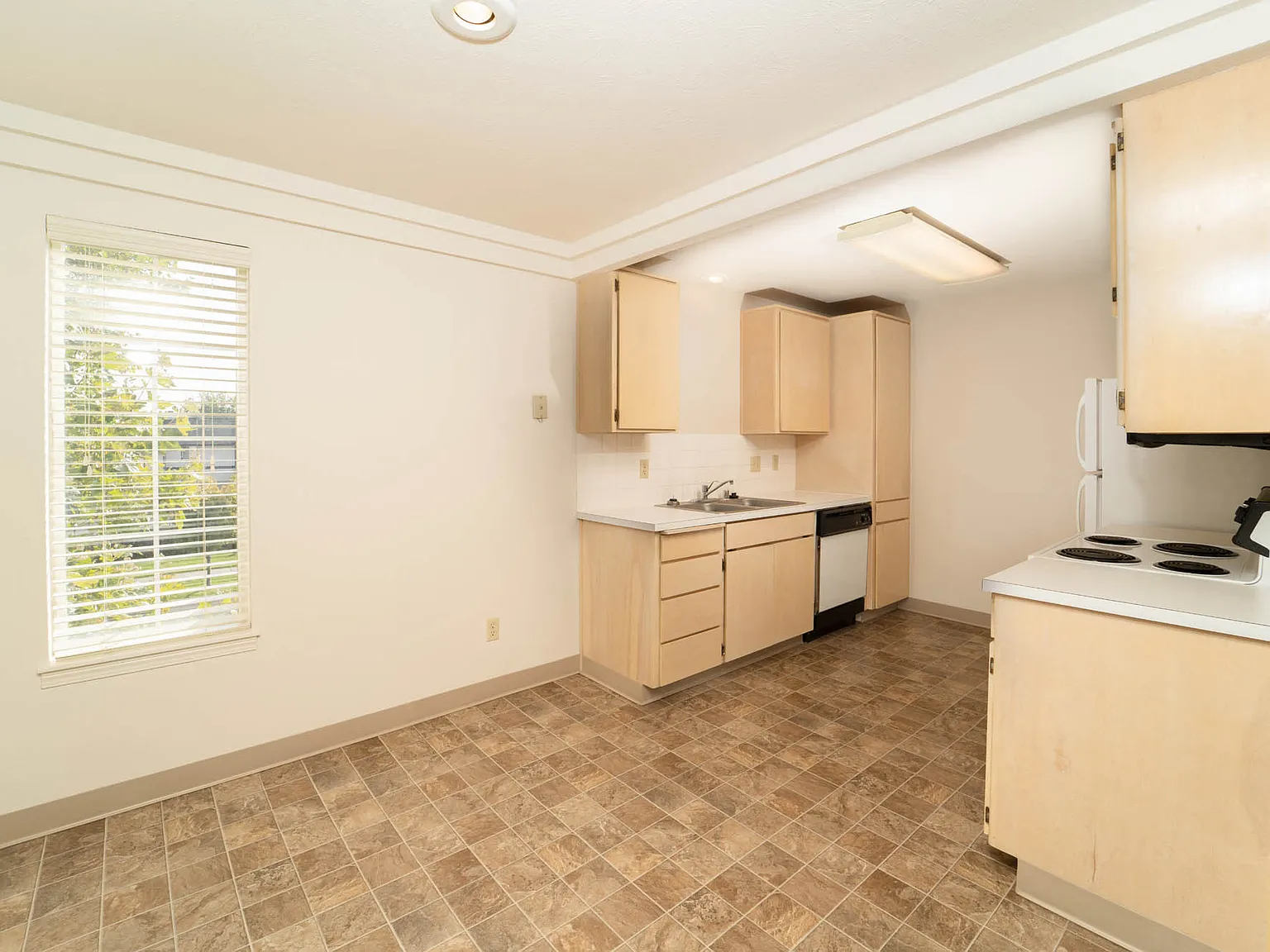 Morning Glory Circle Apartments — Photo 4