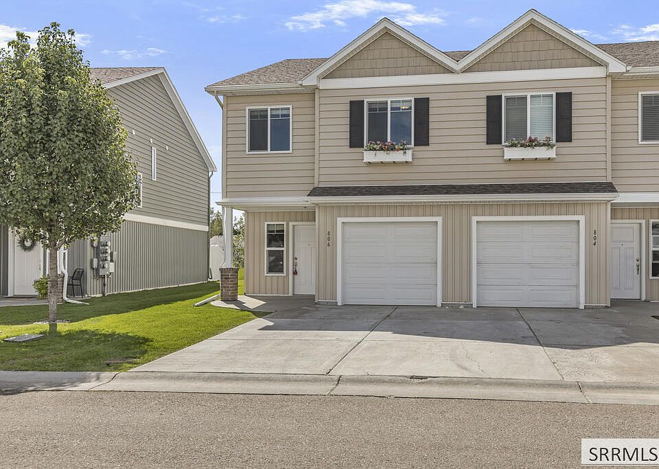 1st image of 806 Trails End
