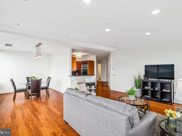 50 S 16th St Unit 4501, Philadelphia, PA 19102