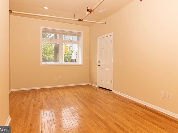 5th image of 1542 E Passyunk Ave Floor 1