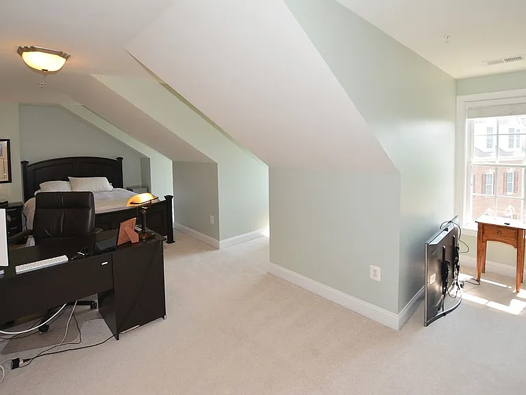 3547 Goddard Way — Photo 17