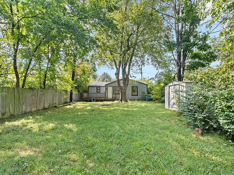 1022 W Holly St — Photo 27