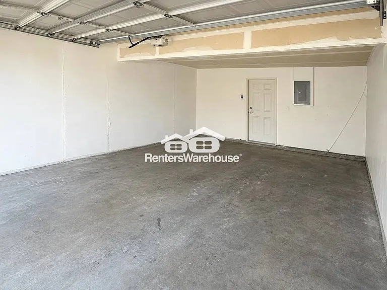400 Horizon Dr SE — Photo 16