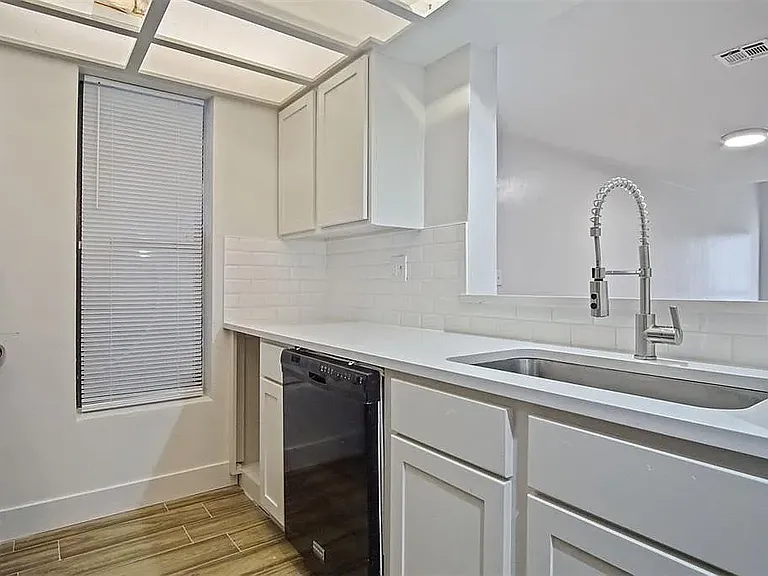 901 NW 7th St #103 — Photo 21