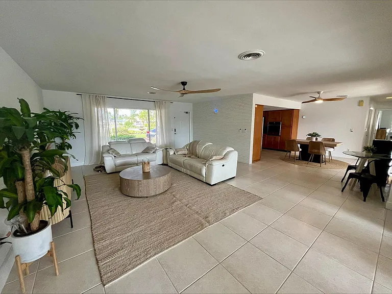 556 SE 15th Ave — Photo 19