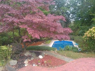 10 Spruce Ct, Huntington, NY 11743