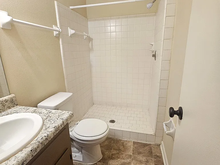3701 Donovan Dr #A — Photo 32