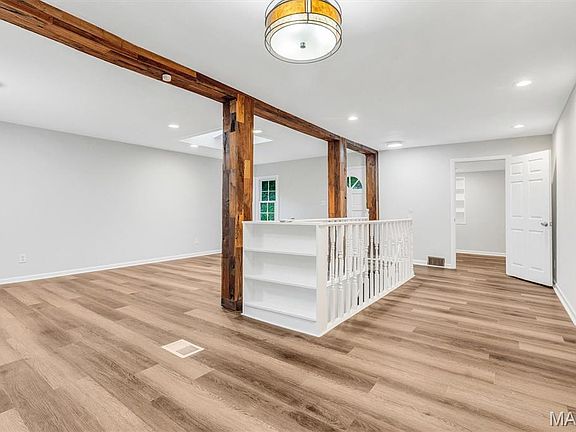 5th image of 635 Castlewood Dr