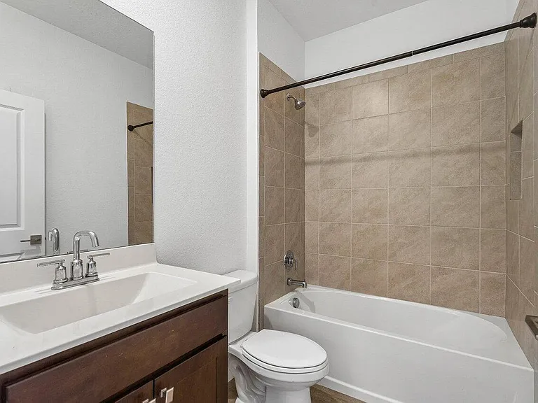 2770 NE Breezeway Cir — Photo 26