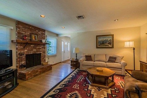 5th image of 2053 Hickory St