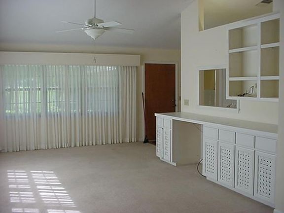 5th image of 6245 Lake Charm Cir