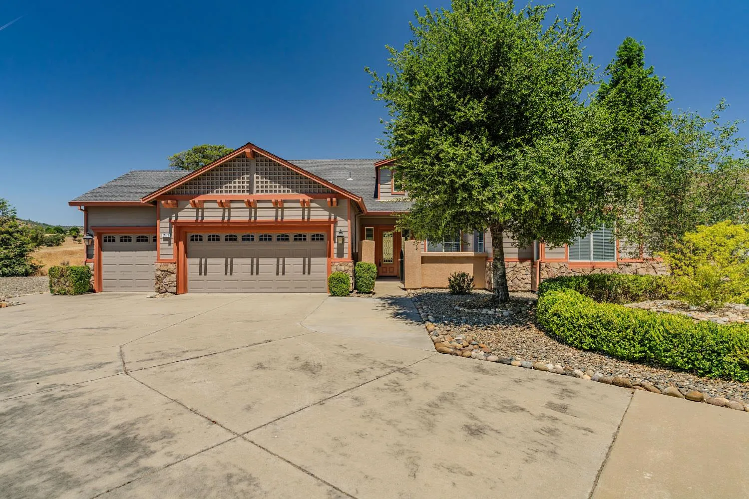 211 Quail Meadow Ln photo 1