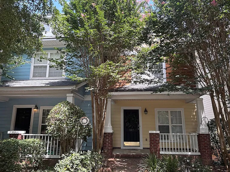 407 Hampton Forest Dr — Photo 1