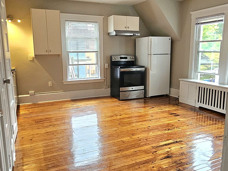 2nd image of 512 Whitney Ave #B2