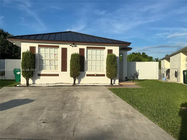 25627 SW 125th Pl, Homestead, FL 33032