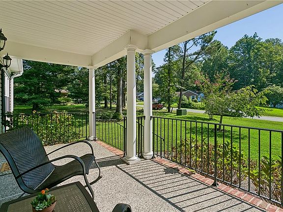 4th image of 119 Brook Haven Dr