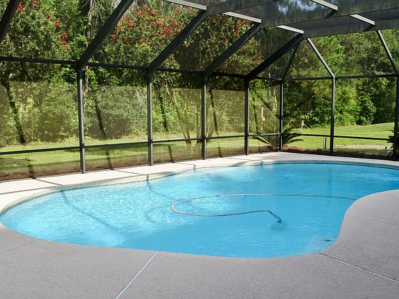 Screened-in Pool