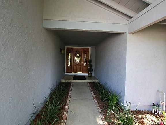 3rd image of 8193 Roundup Ct