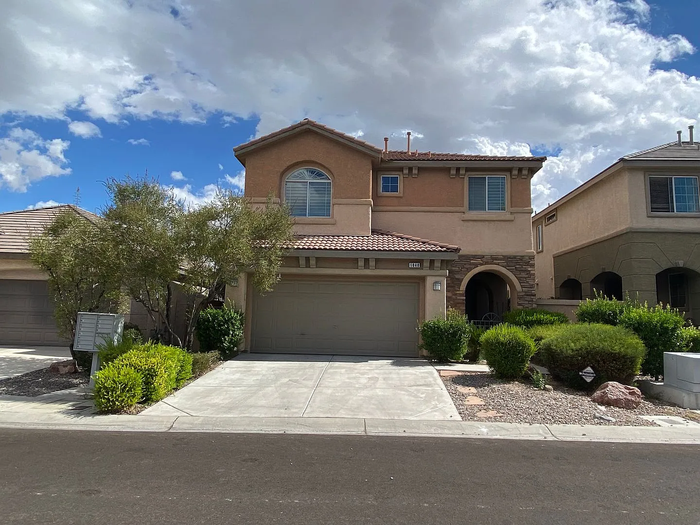 Wonderful 3 bed/2.5 bath home located in Summerlin — Photo 1