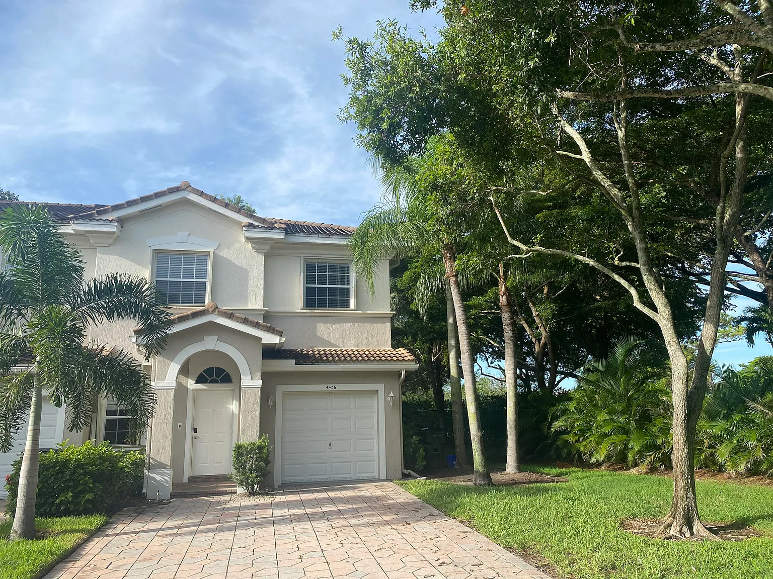 4 bed, 3.5 bath, 1951 sqft, $3,700 — Photo 1