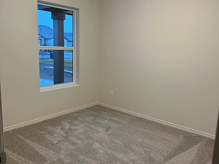 1118 Sequoia Rd — Photo 5