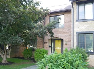 9709 Shadow Oak Dr, Gaithersburg, MD 20886
