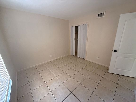 3rd image of 3950 Lora St APT 103