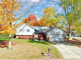 1461 Russ Roy Ct, White Lake, MI