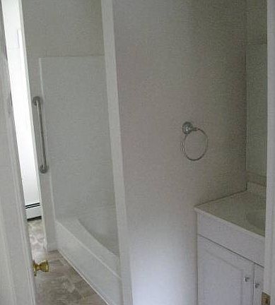 57 bath with tub/shower