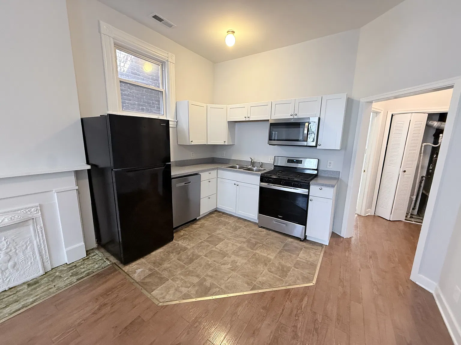 3 bed, $1,600 — Photo 3