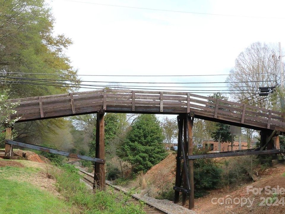 2nd image of 622 Mystic Way Ln