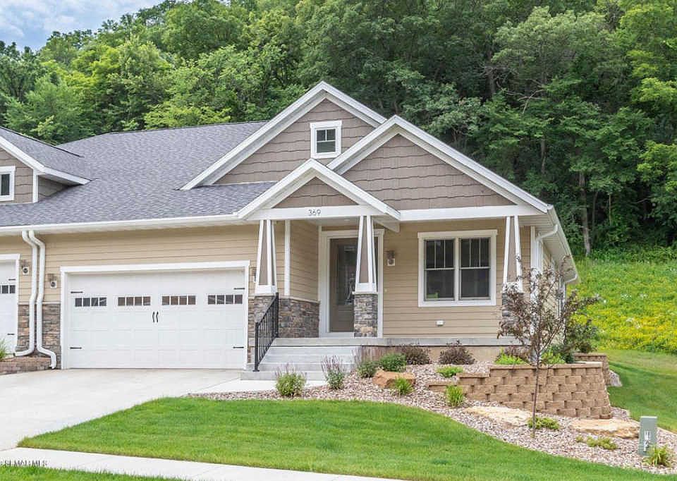 1st image of 369 Valley Oaks Dr