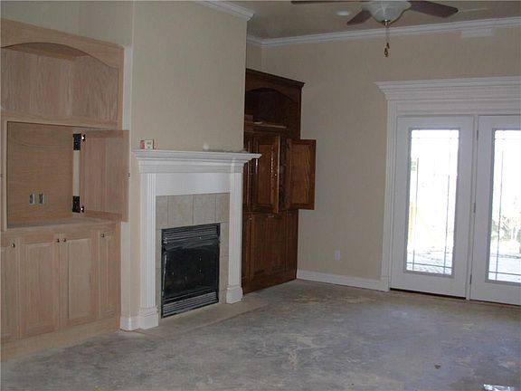 3rd image of 116 N Brewer Ct