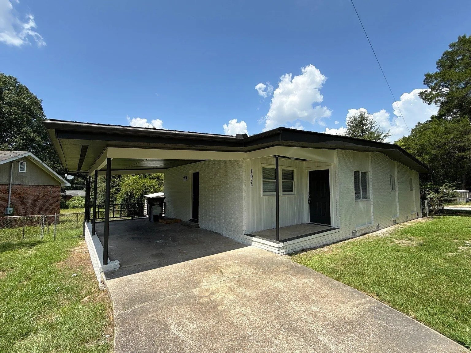 1035 Kirkland Dr — Photo 2