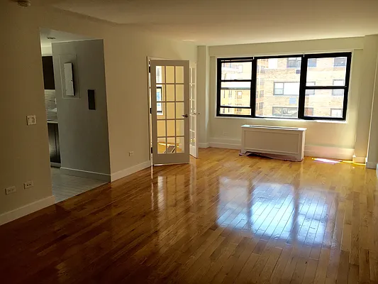 Rented by Stonehenge NYC LLC | media 19