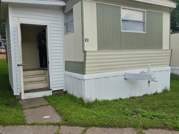 500 Pioneer Rd Lot 21, Marquette, MI 49855