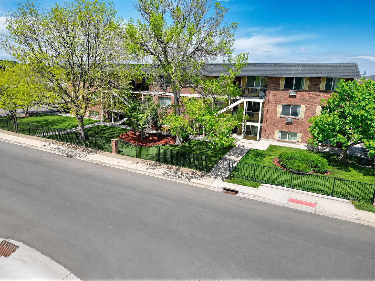 PowderHorn Apartments — Photo 2