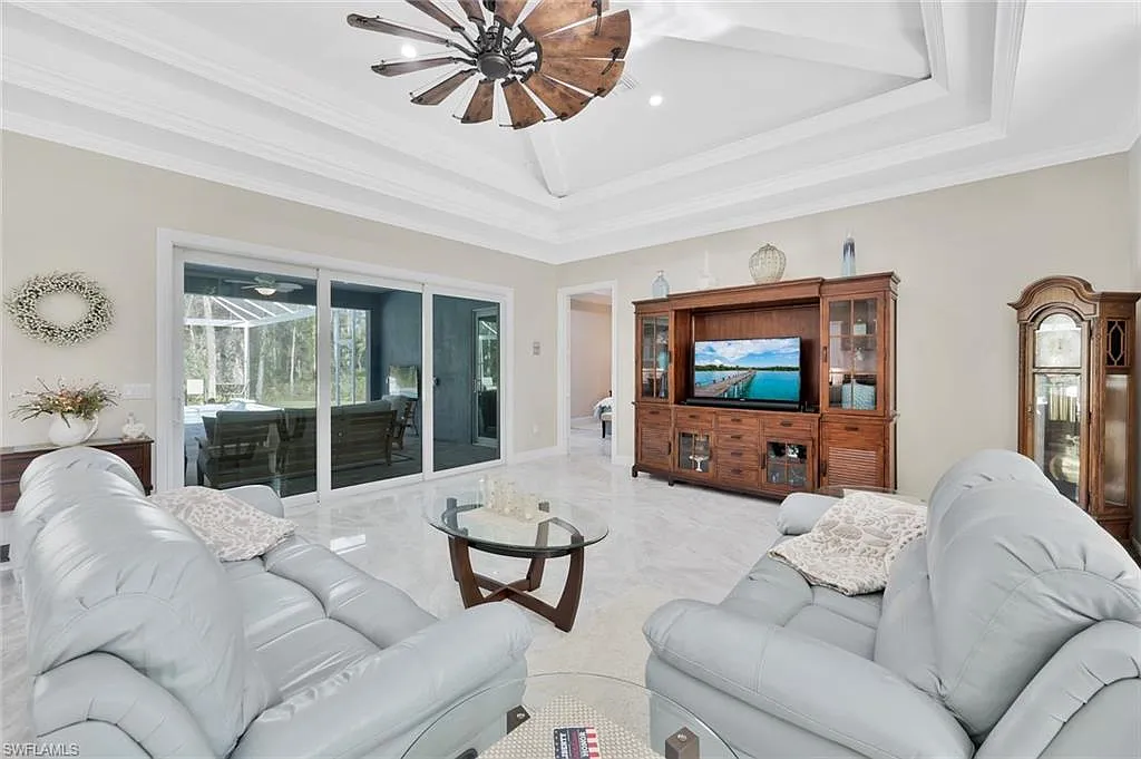 4 bed, 3.5 bath, 3200 sqft, $12,000 — Photo 4